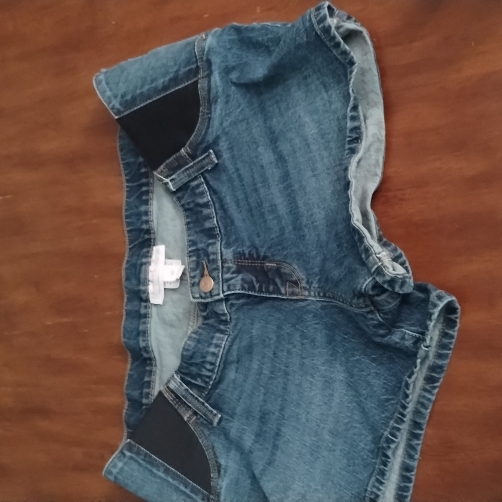 Maternity shorts